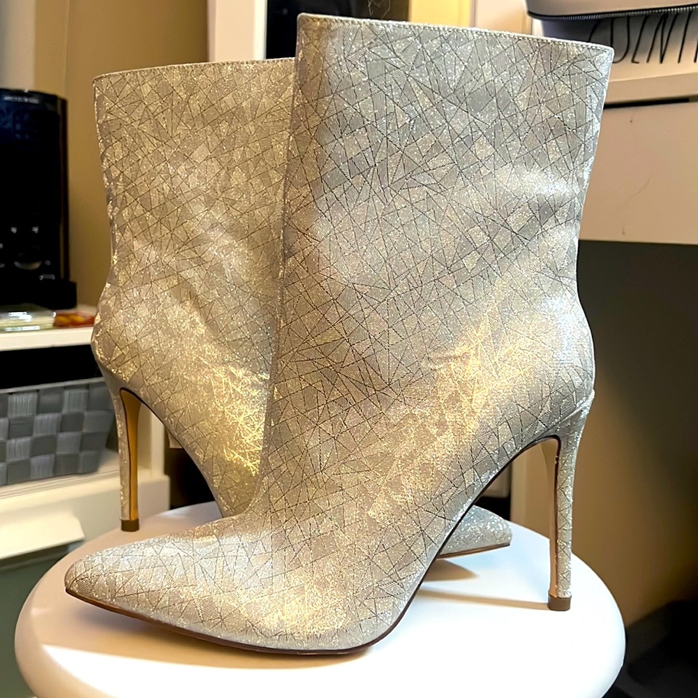 Silver white Boots Ankle Booties Brand New No Tags